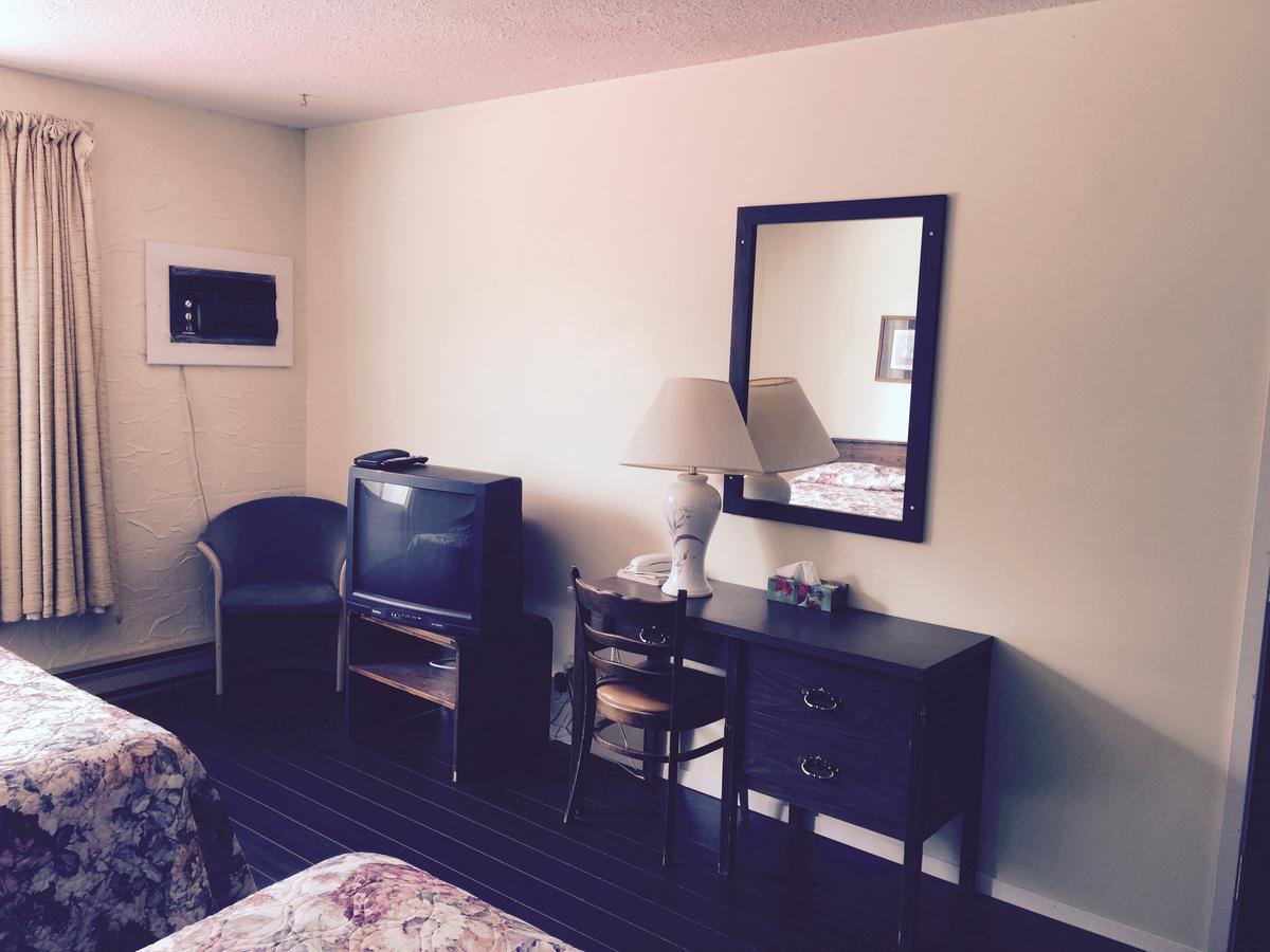 Villagers Inn Fruitvale Room photo